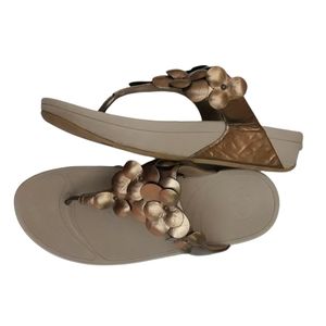 Fitflop fleur sandals size 9.